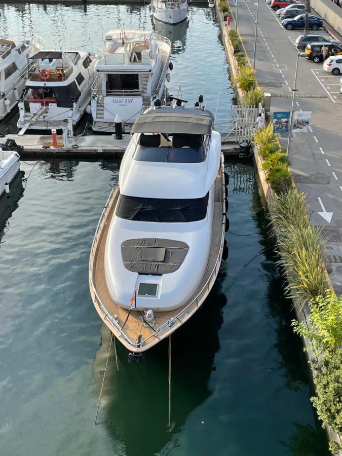 فندق Motoryacht 21 Avec Equipage برشلونة المظهر الخارجي الصورة