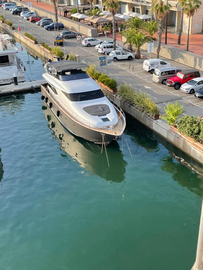 فندق Motoryacht 21 Avec Equipage برشلونة المظهر الخارجي الصورة