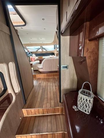 فندق Motoryacht 21 Avec Equipage برشلونة المظهر الخارجي الصورة