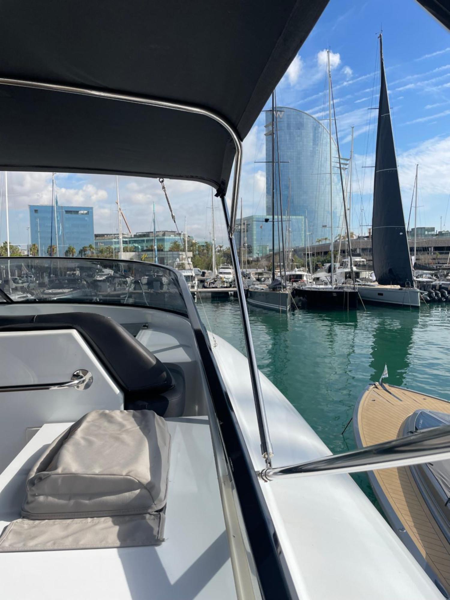 فندق Motoryacht 21 Avec Equipage برشلونة المظهر الخارجي الصورة
